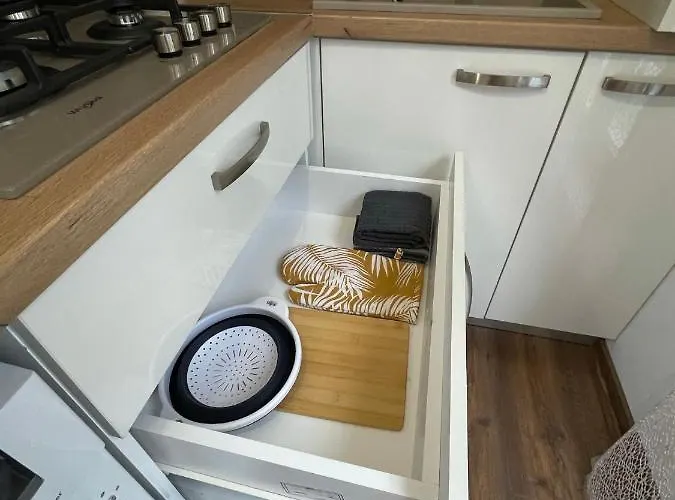 First Line Sea Apartment *